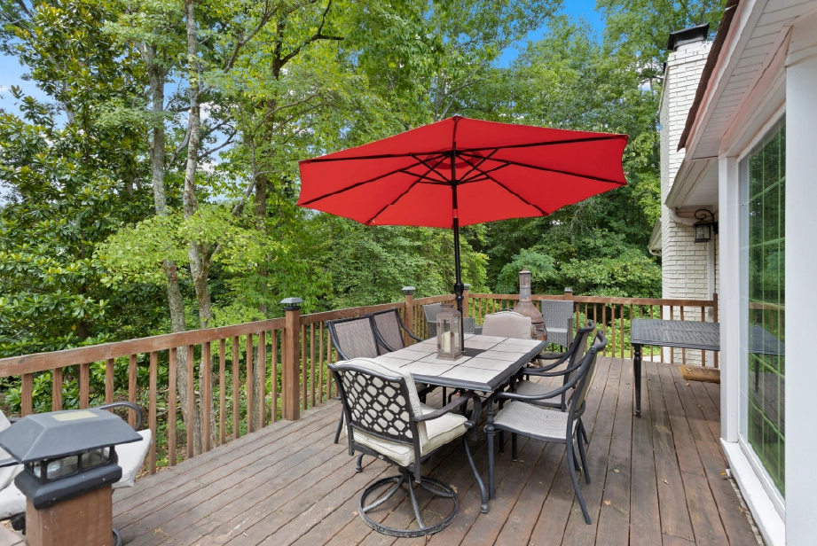 GLOW's before and after photos of a renovated short-term rental in Iowa, featuring strategic upgrades designed to enhance guest experience and long-term value.
