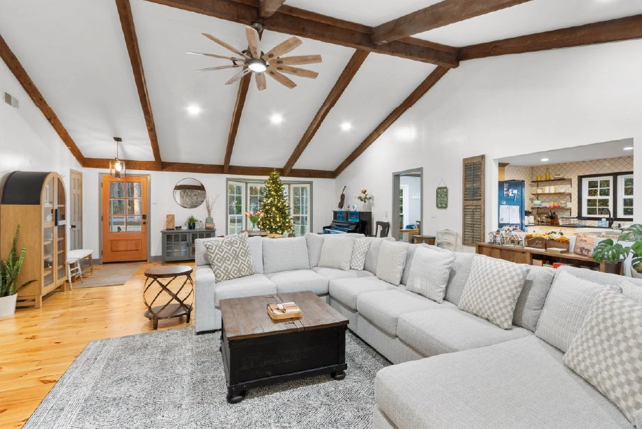 GLOW's before and after renovation of a short-term rental property in Iowa, highlighting owner-led upgrades that improved guest comfort and booking performance.